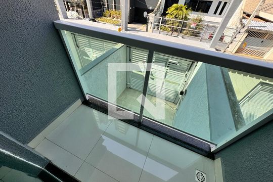 Sacada de casa à venda com 2 quartos, 150m² em Vila Santa Teresa, Santo André