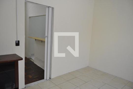 Quarto de casa para alugar com 1 quarto, 48m² em Cachambi, Rio de Janeiro