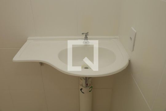 Lavabo de kitnet/studio para alugar com 1 quarto, 27m² em Jardim Helena, São Paulo