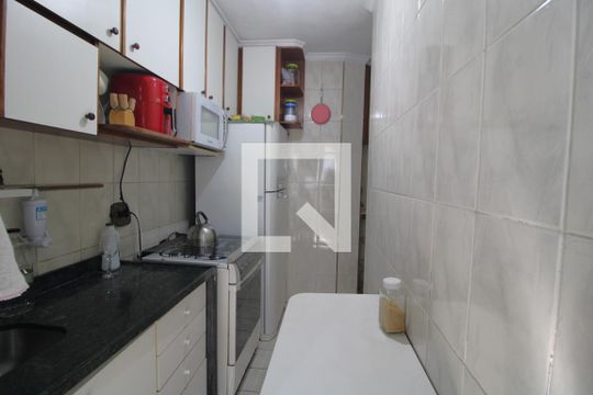 Cozinha de apartamento à venda com 2 quartos, 55m² em Vila Constança, São Paulo