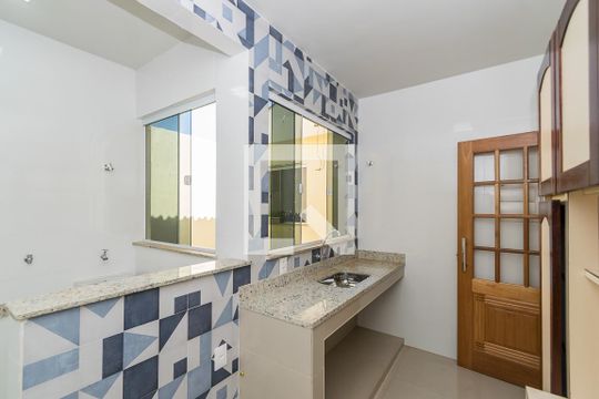 Cozinha de apartamento para alugar com 2 quartos, 55m² em Penha, Rio de Janeiro