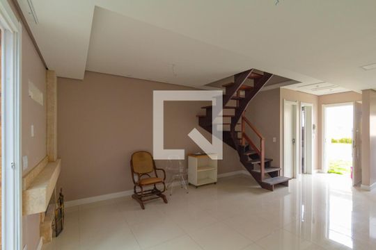Sala de casa de condomínio para alugar com 2 quartos, 80m² em Centro, Canoas