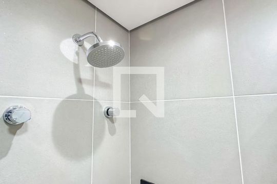 Banheiro de kitnet/studio à venda com 1 quarto, 32m² em Vila Mariana, São Paulo