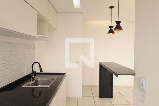 Cozinha e Área de Serviço de apartamento para alugar com 2 quartos, 49m² em Mantiqueira, Belo Horizonte