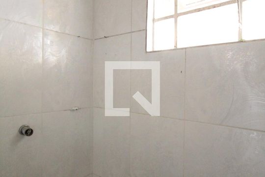 Banheiro de casa para alugar com 2 quartos, 60m² em Katia , Belo Horizonte