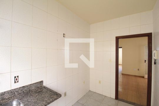 Cozinha de casa para alugar com 2 quartos, 60m² em Katia , Belo Horizonte