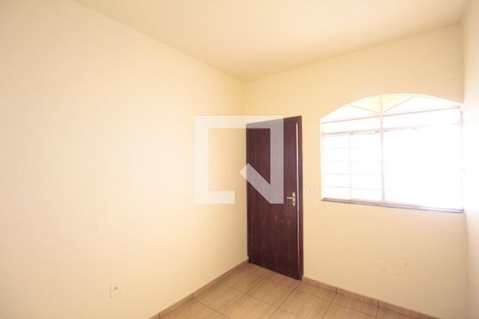 Quarto 1 de casa para alugar com 2 quartos, 60m² em Katia , Belo Horizonte