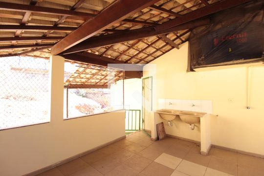 Área de Serviço de casa para alugar com 2 quartos, 60m² em Katia , Belo Horizonte