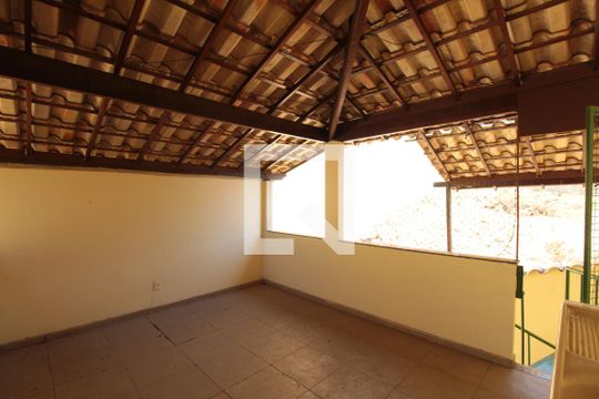 Área de Serviço de casa para alugar com 2 quartos, 60m² em Katia , Belo Horizonte