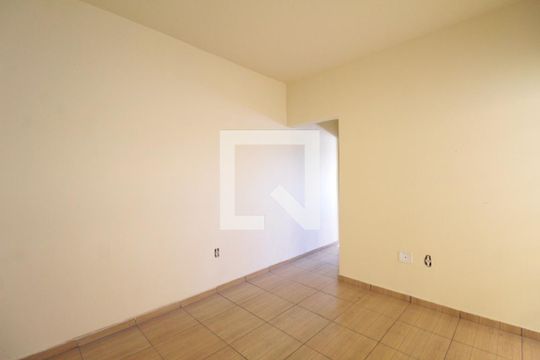 Sala de casa para alugar com 2 quartos, 60m² em Katia , Belo Horizonte