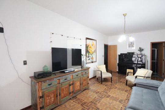 Sala de casa à venda com 3 quartos, 360m² em Providência, Belo Horizonte