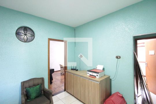 Hall dos Quartos de casa à venda com 3 quartos, 360m² em Providência, Belo Horizonte
