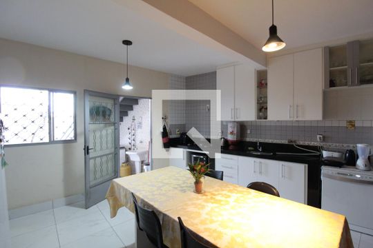 Cozinha de casa à venda com 3 quartos, 360m² em Providência, Belo Horizonte