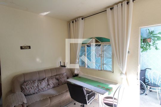 Casa 2 | Sala de casa à venda com 3 quartos, 360m² em Providência, Belo Horizonte