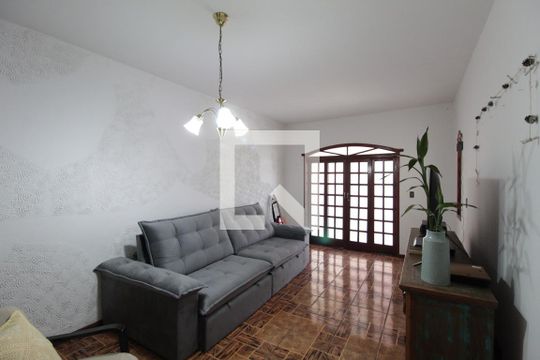 Sala de casa à venda com 3 quartos, 360m² em Providência, Belo Horizonte