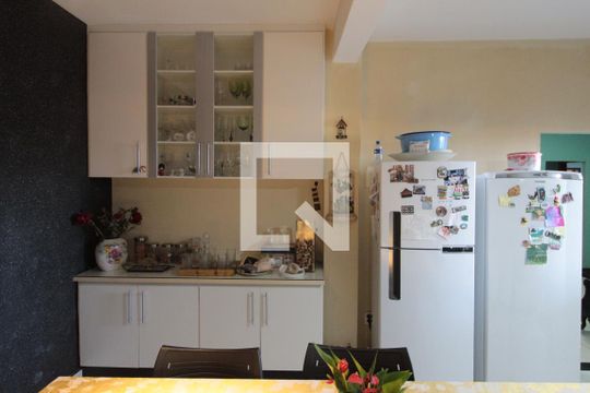 Cozinha de casa à venda com 3 quartos, 360m² em Providência, Belo Horizonte