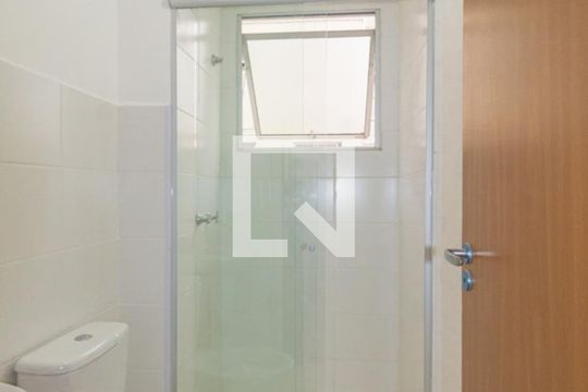 Banheiro de apartamento para alugar com 2 quartos, 42m² em São José, Canoas