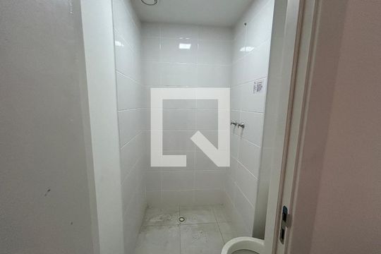 Banheiro de apartamento à venda com 1 quarto, 32m² em Vista Alegre, Rio de Janeiro
