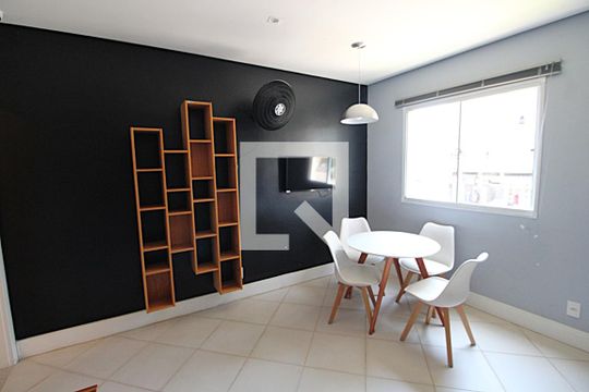 Sala de home officer de apartamento à venda com 1 quarto, 32m² em Vista Alegre, Rio de Janeiro