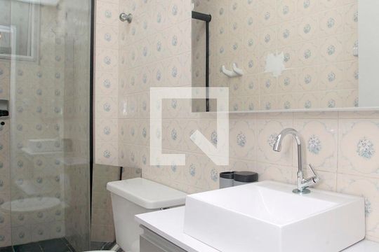 Banheiro de apartamento à venda com 1 quarto, 60m² em Centro Histórico, Porto Alegre