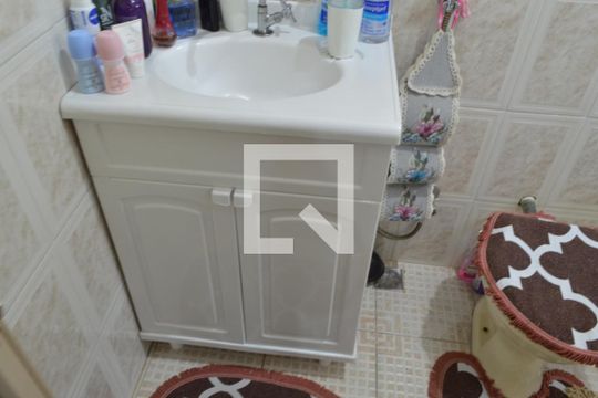 Banheiro da Suíte de casa de condomínio à venda com 4 quartos, 96m² em Tanque, Rio de Janeiro