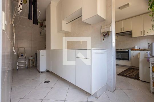 Área de Serviço de casa à venda com 4 quartos, 360m² em Jardim das Bandeiras, São Paulo