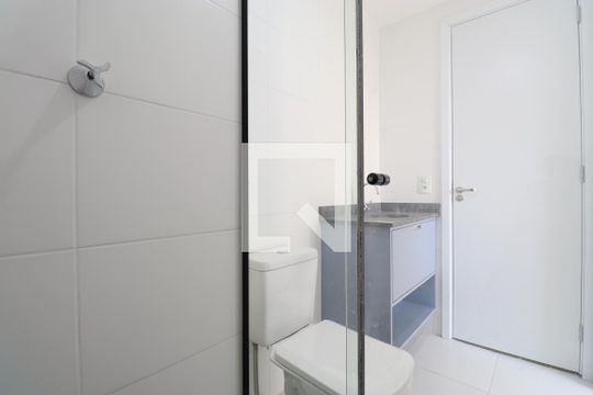 Banheiro de apartamento para alugar com 2 quartos, 34m² em Lapa de Baixo, São Paulo