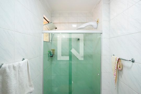 Banheiro da suíte de apartamento à venda com 2 quartos, 71m² em Santa Maria, Santo André