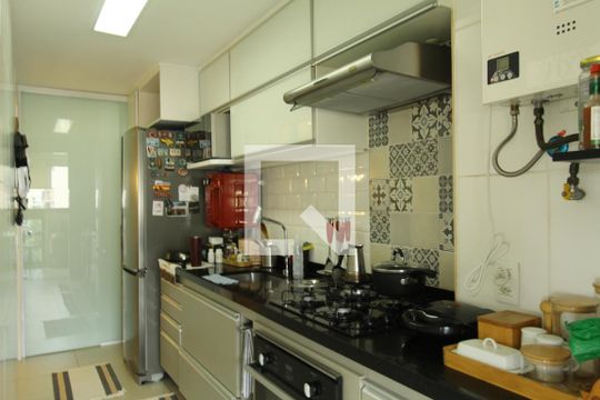 Cozinha - Área de serviço ao fundo de apartamento à venda com 2 quartos, 72m² em Freguesia (jacarepaguá), Rio de Janeiro
