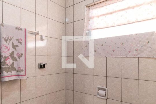 Casa 1Banheiro de casa à venda com 6 quartos, 340m² em Santo Antônio, Osasco