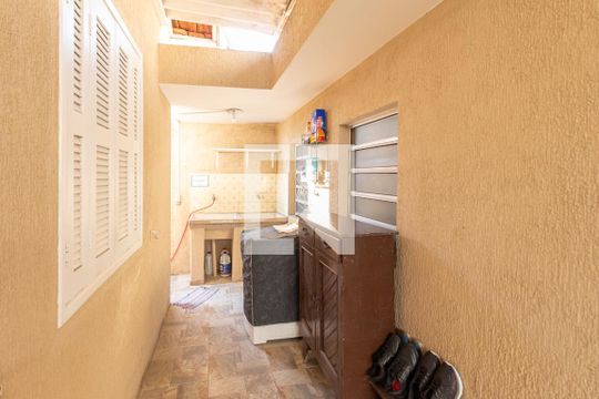 Casa 1Área de serviço de casa à venda com 6 quartos, 340m² em Santo Antônio, Osasco