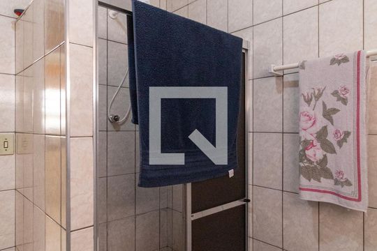 Casa 1Banheiro de casa à venda com 6 quartos, 340m² em Santo Antônio, Osasco