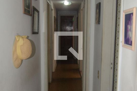 Corredor de apartamento à venda com 3 quartos, 176m² em Jardim Guanabara, Rio de Janeiro