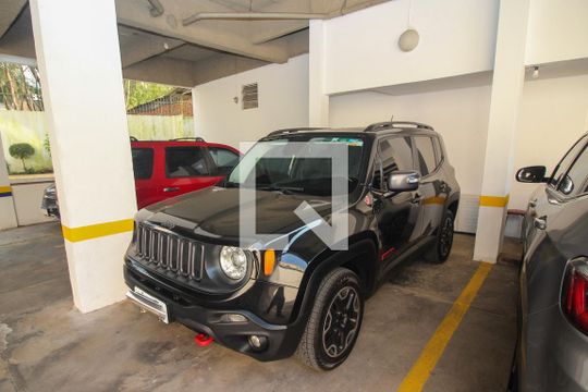 Garagem de apartamento à venda com 2 quartos, 100m² em Menino Deus, Porto Alegre