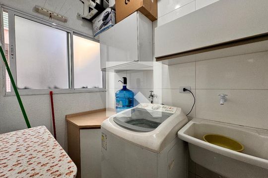Lavanderia de apartamento à venda com 2 quartos, 58m² em Vila Curuçá, Santo André
