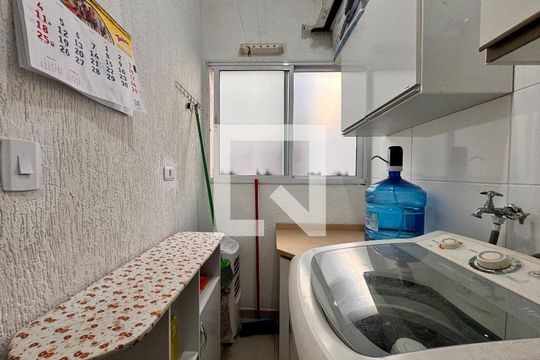 Lavanderia de apartamento à venda com 2 quartos, 58m² em Vila Curuçá, Santo André