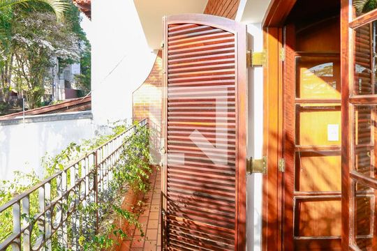 sacada de casa de condomínio à venda com 4 quartos, 300m² em Jardim Olympia, São Paulo