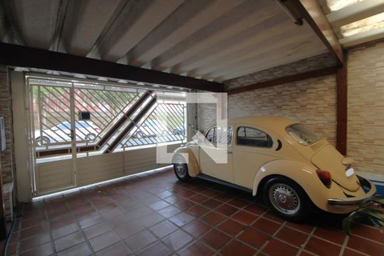 Garagem de casa à venda com 3 quartos, 250m² em Jardim Marcel, São Paulo