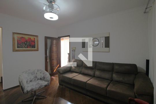 Sala de casa à venda com 3 quartos, 250m² em Jardim Marcel, São Paulo
