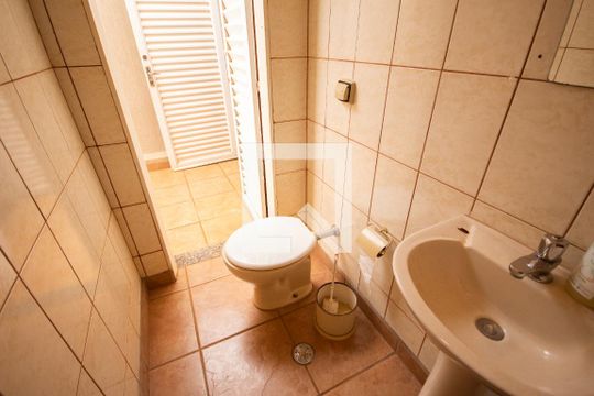Lavabo de casa para alugar com 5 quartos, 261m² em Alto da Boa Vista, Ribeirão Preto