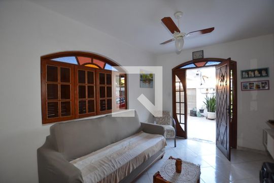 Sala de casa à venda com 7 quartos, 643m² em Irajá, Rio de Janeiro
