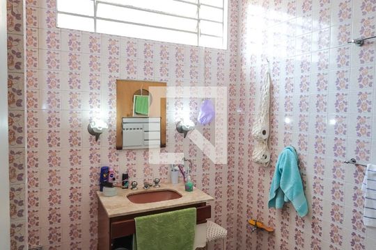 Banheiro de casa à venda com 3 quartos, 300m² em Aclimação, São Paulo