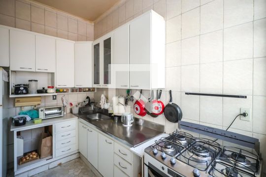 Cozinha de casa à venda com 3 quartos, 300m² em Aclimação, São Paulo