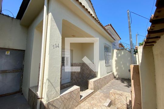 Frente  de casa à venda com 3 quartos, 85m² em Engenho de Dentro, Rio de Janeiro