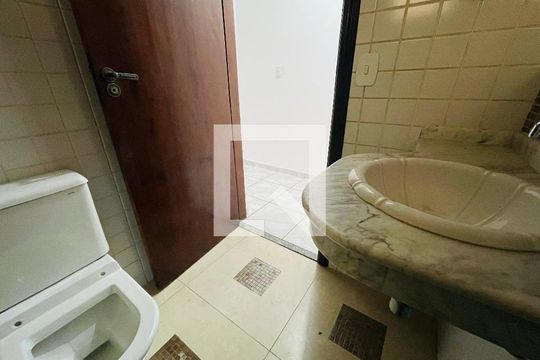 Lavabo de casa à venda com 4 quartos, 172m² em Jardim Santa Cecilia, Guarulhos