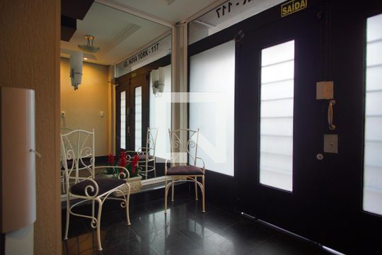 Hall de Entrada de apartamento para alugar com 2 quartos, 87m² em Auxiliadora, Porto Alegre