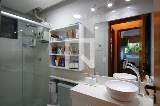 Banheiro Social de apartamento à venda com 2 quartos, 48m² em Jacarepaguá, Rio de Janeiro