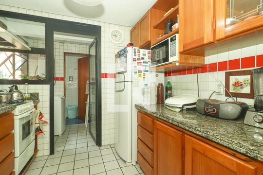 Cozinha de apartamento para alugar com 4 quartos, 266m² em Petrópolis, Porto Alegre