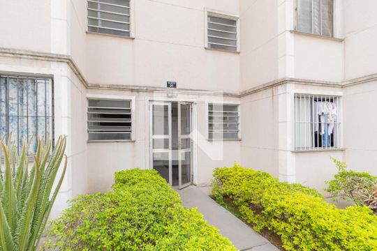 Fachada do bloco de apartamento à venda com 2 quartos, 47m² em São Pedro, Osasco