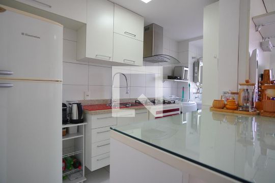 Cozinha de apartamento à venda com 2 quartos, 67m² em São Geraldo, Porto Alegre